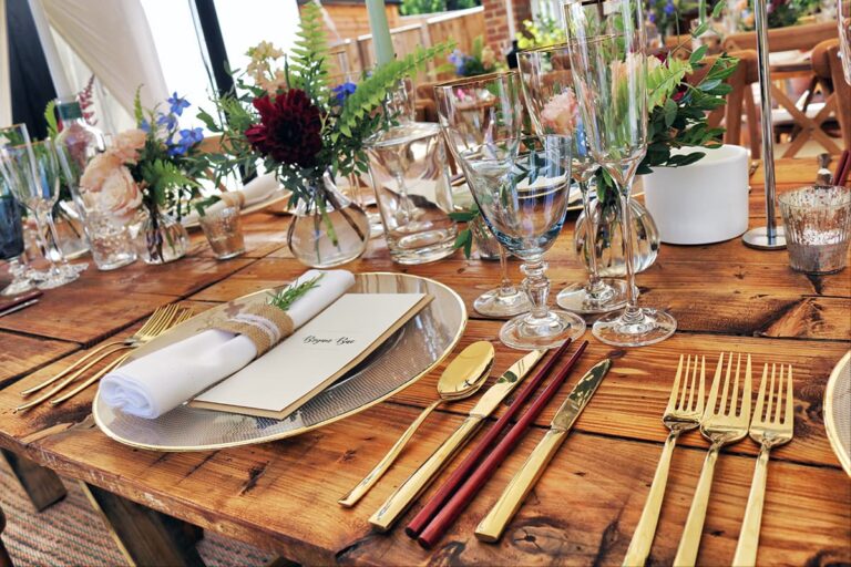 Essential Items for a Stylish Dinner Party: Elevate Your Dining Experience